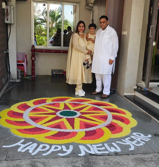 તા. ૦૨-૧૧-૨૦૨૪ ના રોજ નવા વર્ષ નિમિત્તે પરિવાર સાથે નવા વર્ષની ઊજવણી કરી સાથે સૌને નવા વર્ષની હાર્દિક શુભકામના પાઠવી. 